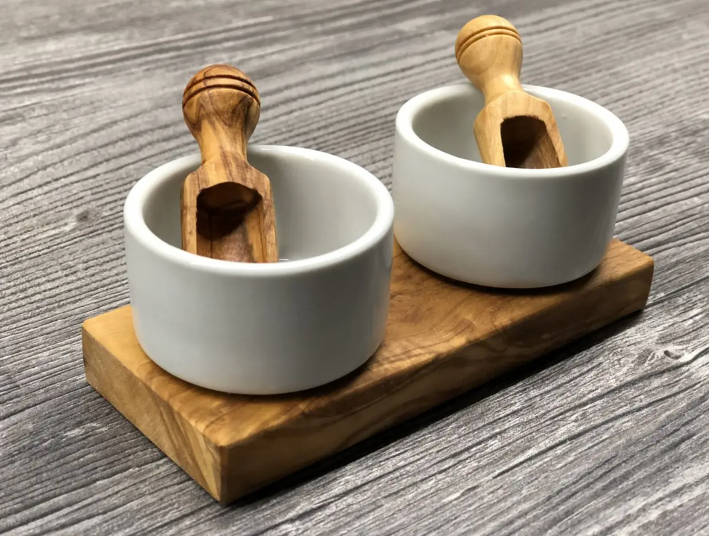 Set of 2 salt bowls with salt chips, olive wood
